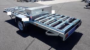 El remolque transporta de 12 a 15 bicicletas en posición horizontal