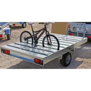 Remolque lleva 9 bicicletas